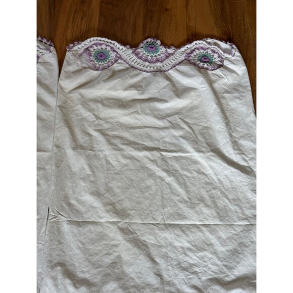Vintage White Pillowcases With Purple & Green Crochet Floral Edge - Picture 3 of 8